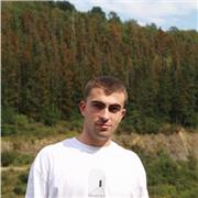 Profesor de apoyo, estudiante de ingeniería electrónica en inglés de tercer año